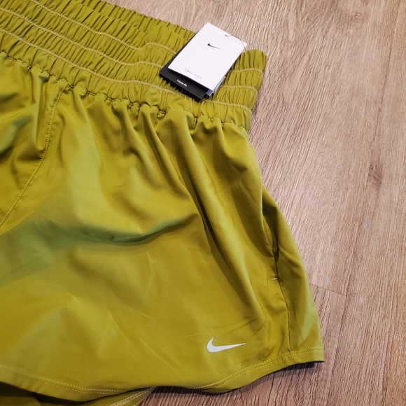 Nike Shorts - Picture 7 of 8